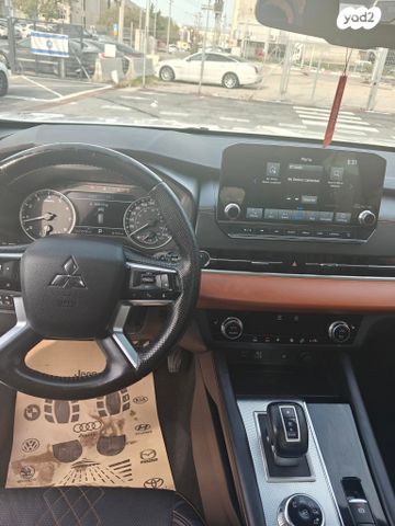 מיצובישי אאוטלנדר