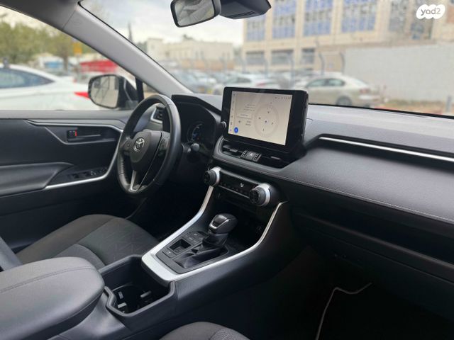 טויוטה RAV4