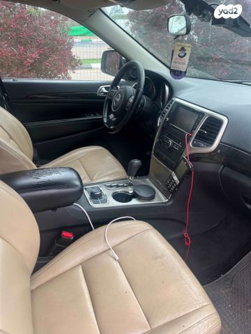 מודעת רכב ג'יפ גרנד צ'ירוקי