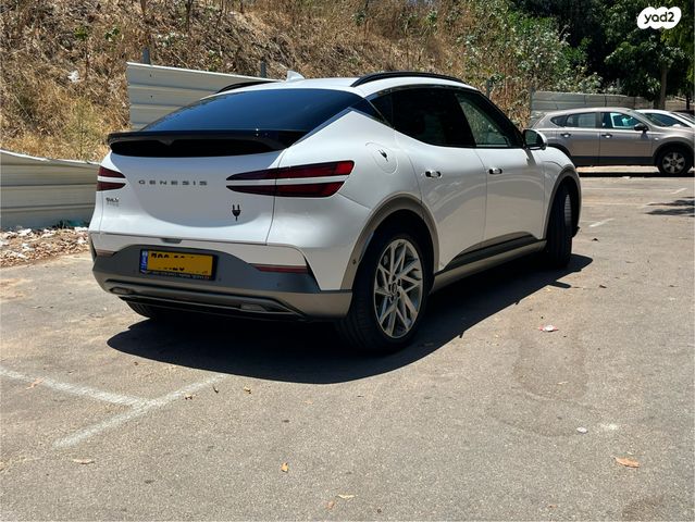 מודעת רכב ג'נסיס GV60