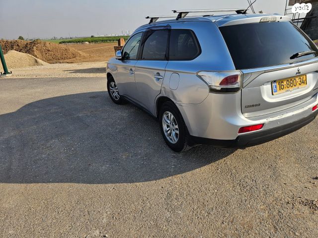 מיצובישי אאוטלנדר