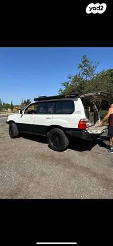 טויוטה לנד קרוזר