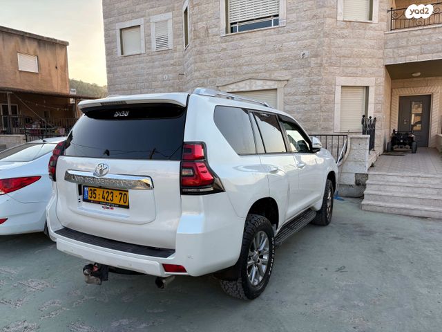 טויוטה לנד קרוזר