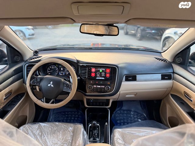 מיצובישי אאוטלנדר