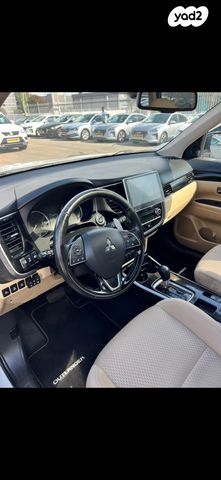 מיצובישי אאוטלנדר