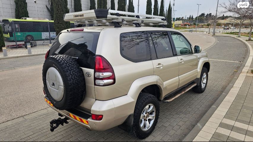 טויוטה לנד קרוזר