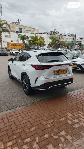 לקסוס NX