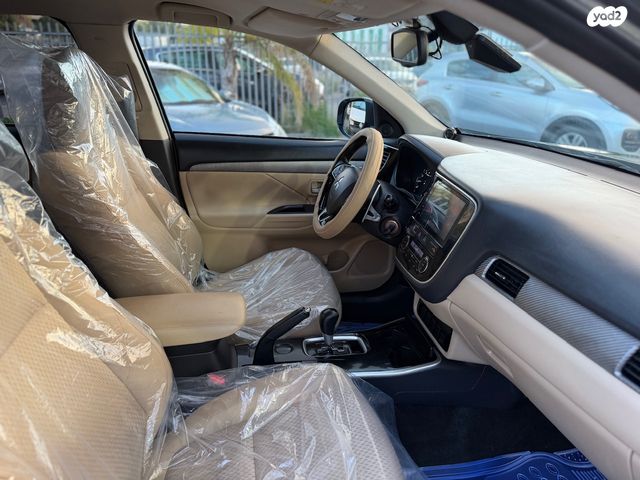 מיצובישי אאוטלנדר