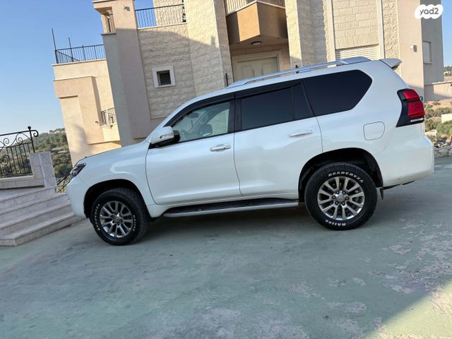 טויוטה לנד קרוזר