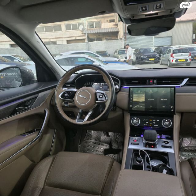 מודעת רכב יגואר F-Pace 2