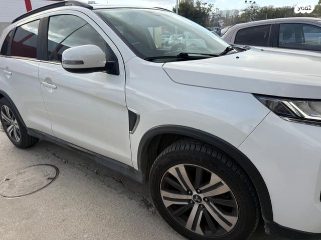 מודעת רכב מיצובישי ASX