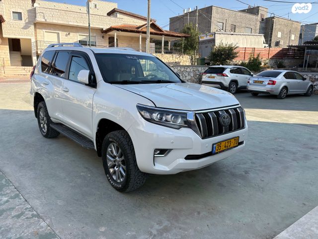 טויוטה לנד קרוזר