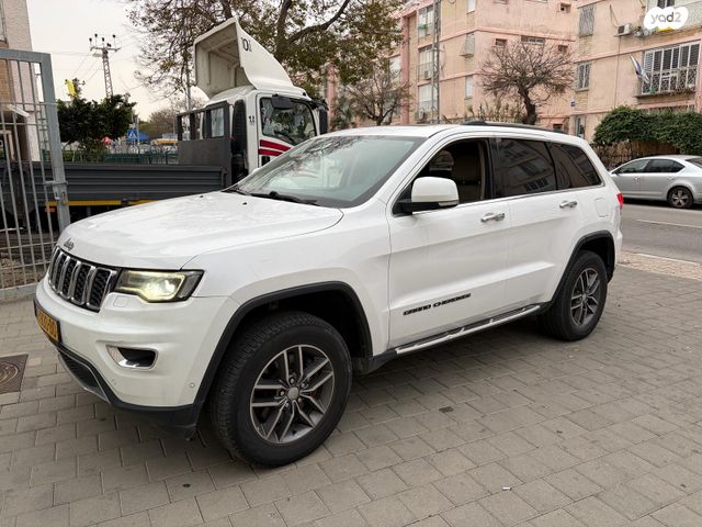 מודעת רכב ג'יפ גרנד צ'ירוקי