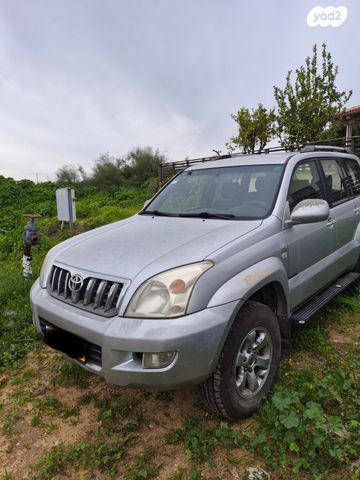 טויוטה לנד קרוזר