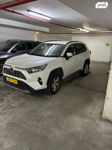 טויוטה RAV4