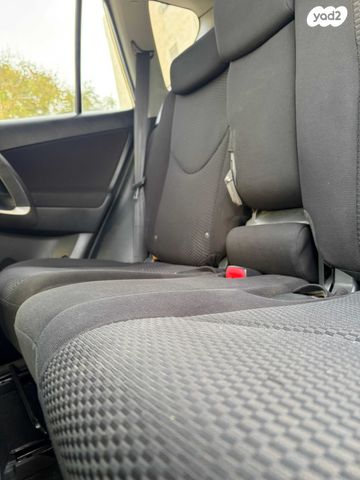 טויוטה RAV4