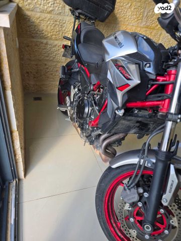 קאוואסאקי Z650 abs