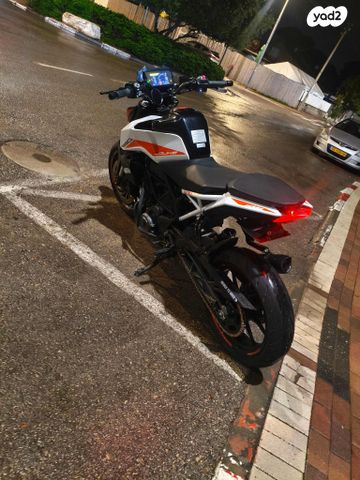 KTM Naked Duke 390