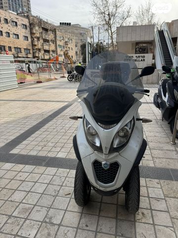 מודעת רכב פיאג'ו MP3 300