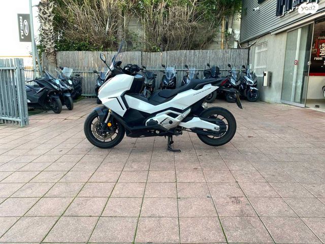 הונדה פורזה 750