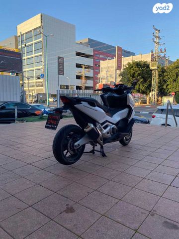 הונדה פורזה 750