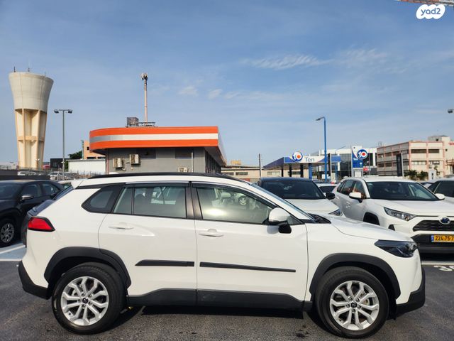 טויוטה קורולה קרוס