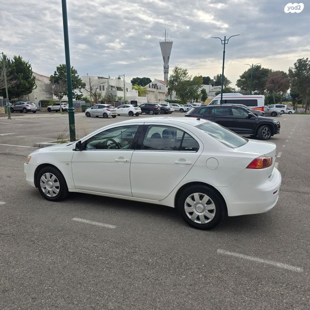 מודעת רכב מיצובישי לנסר