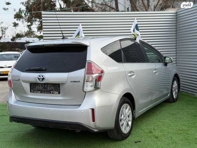 טויוטה פריוס פלוס
