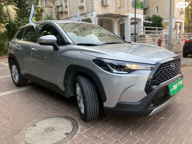 טויוטה קורולה קרוס