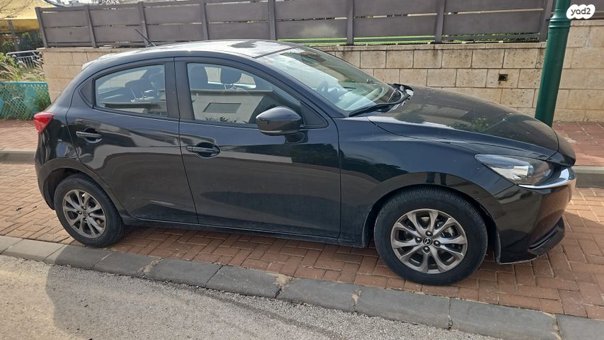 מודעת רכב מאזדה 2