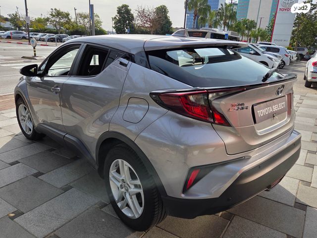 מודעת רכב טויוטה C-HR 2