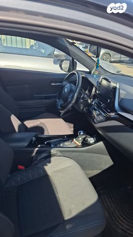 טויוטה C-HR