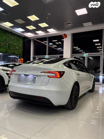 טסלה מודל 3