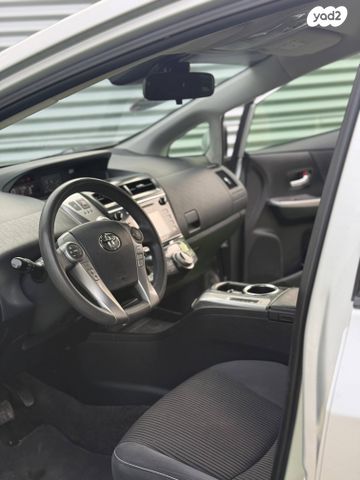 טויוטה פריוס פלוס