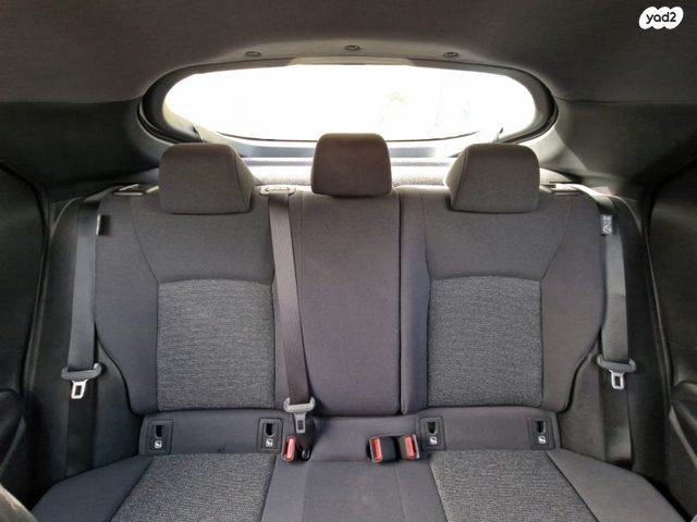 מודעת רכב טויוטה C-HR