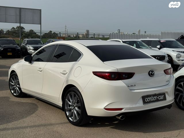 מאזדה 3