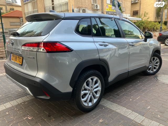 טויוטה קורולה קרוס