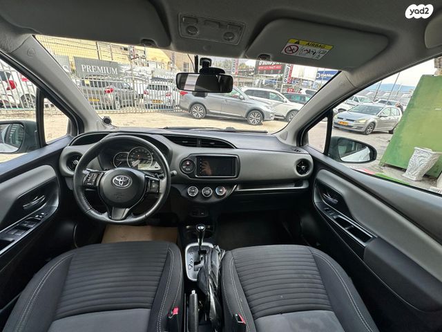 טויוטה יאריס