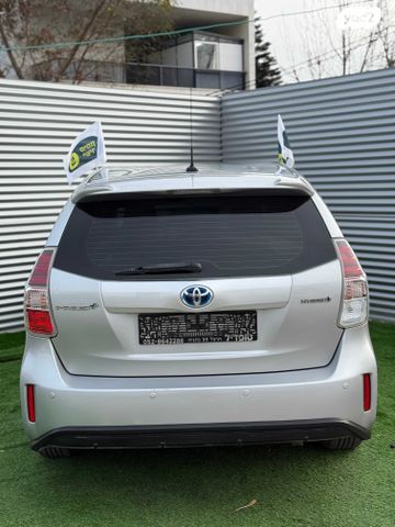 טויוטה פריוס פלוס