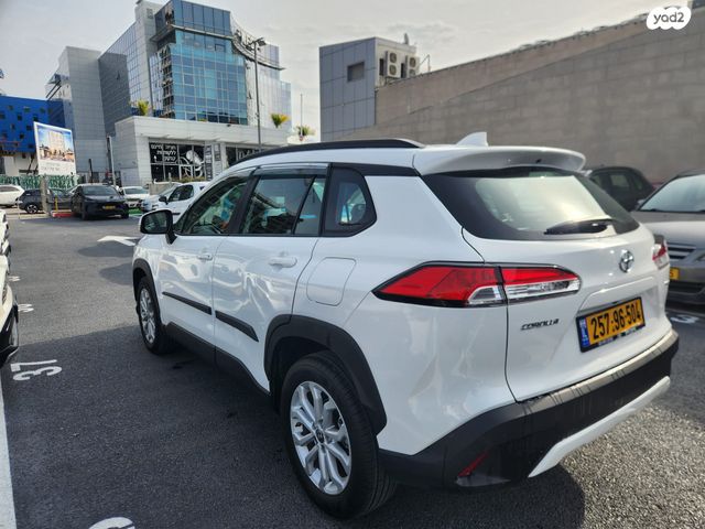 טויוטה קורולה קרוס