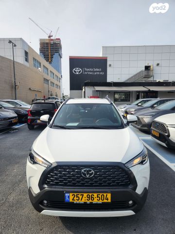 מודעת רכב טויוטה קורולה קרוס