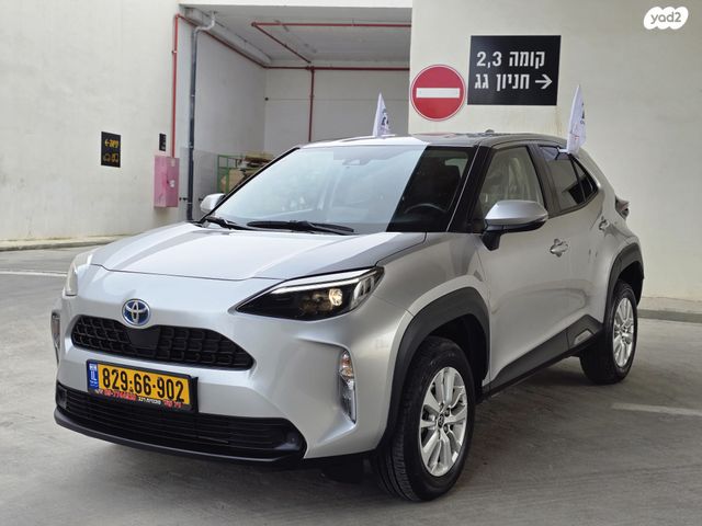 מודעת רכב טויוטה יאריס קרוס 2