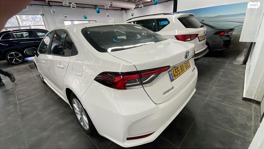 טויוטה קורולה