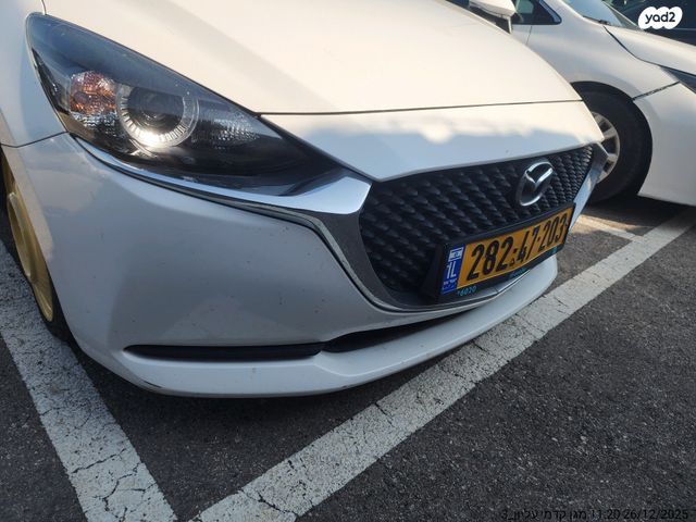 מודעת רכב מאזדה 2