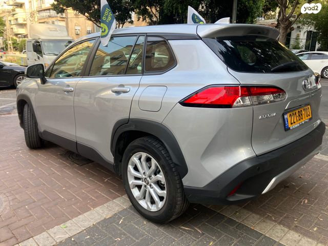 טויוטה קורולה קרוס