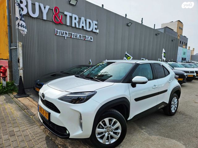 מודעת רכב טויוטה יאריס קרוס