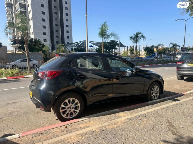 מודעת רכב מאזדה 2