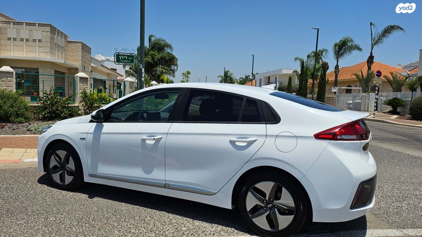 יונדאי איוניק