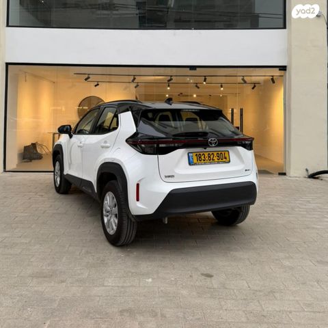 טויוטה יאריס קרוס