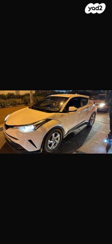 מודעת רכב טויוטה C-HR